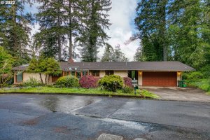 1800 E TAYLOR AVE, Cottage Grove, OR 97424 photo